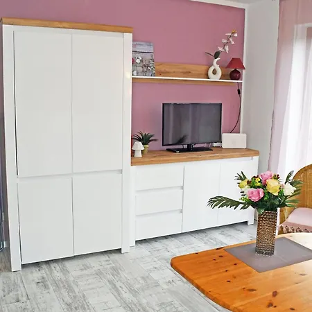 Kleine Mit Terrasse Und Gartenblick