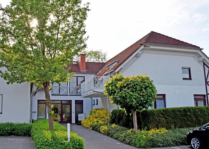 Kleine Mit Terrasse Und Gartenblick *